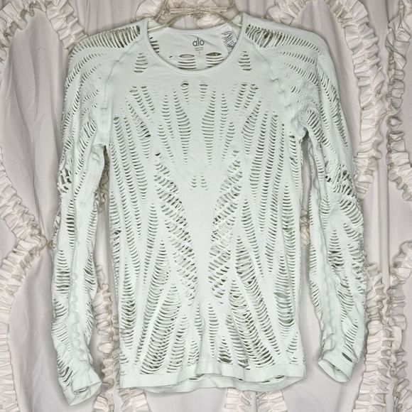 ALO Wanderer Long Sleeve Cut Out Pale Green Icicle Yoga Shirt Top Large - Picture 3 of 6